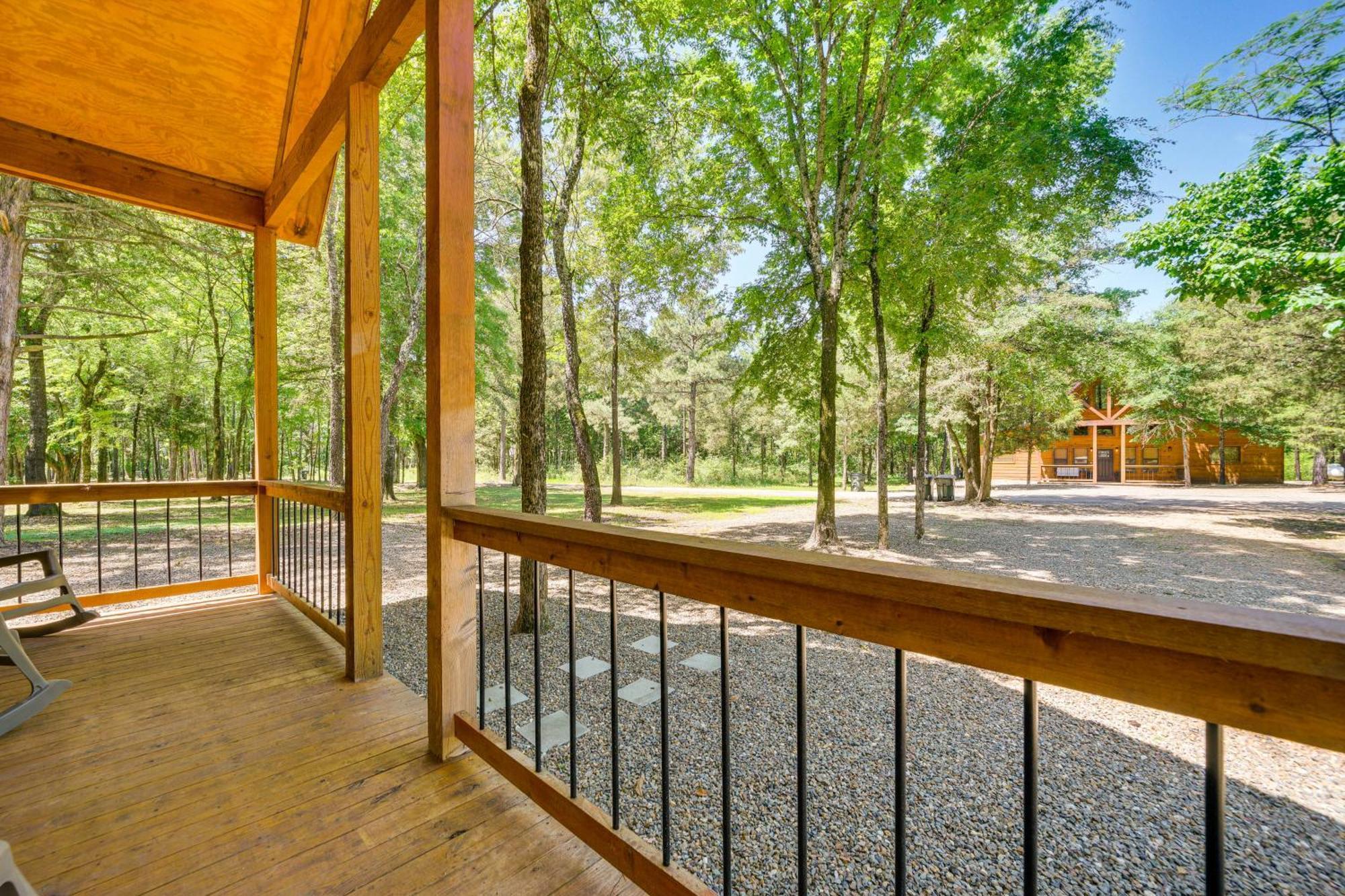 Pet-Friendly Broken Bow Cabin With Private Hot Tub! Exterior photo